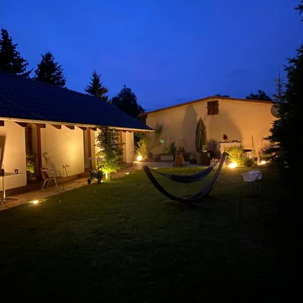 Ferienhaus am Feld nahe Berlin, hotel v destinaci Kolonie Fredersdorf