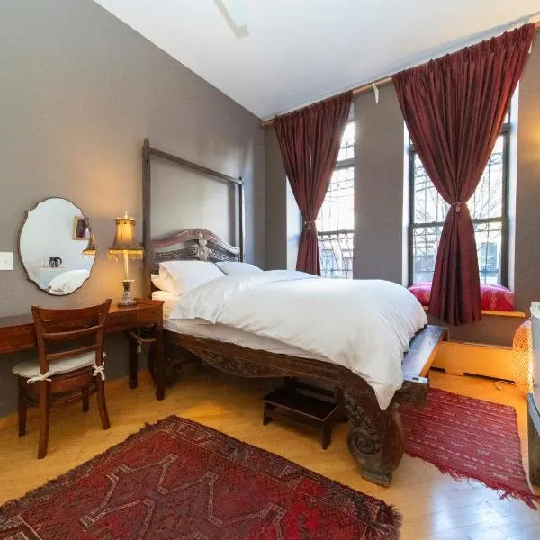 2 bedrooms with one private bathroom in lovely home, hotel in New York