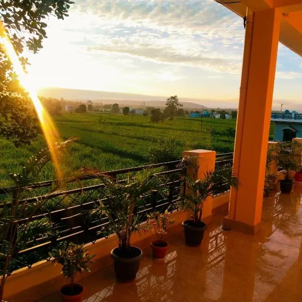 Airport Luxury Nature Homestay- Near Jolly Grant Airport Dehradun, Hotel in Doiwāla