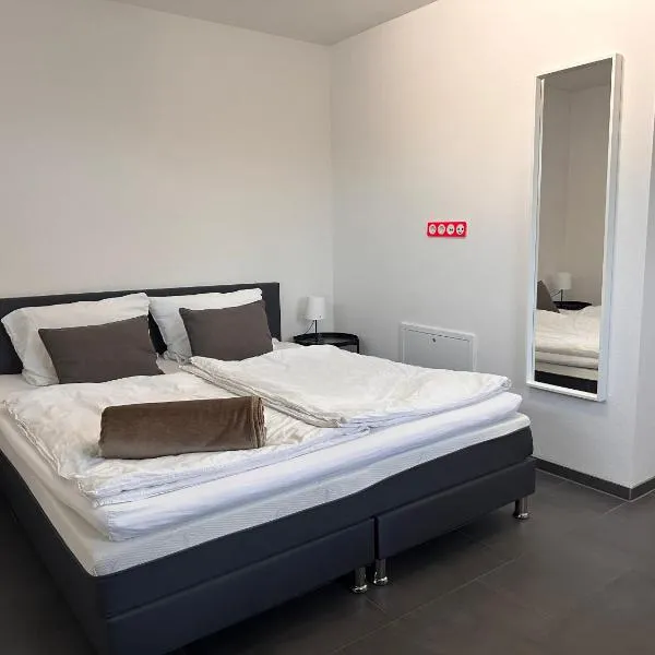 Ferienzimmer Frank, Self-Check-in nach 21Uhr, ξενοδοχείο σε Niederalteich