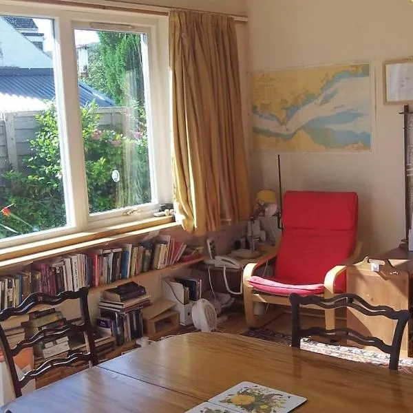 Taigh Sona easy access apartment with double bed, hotel in Ullapool