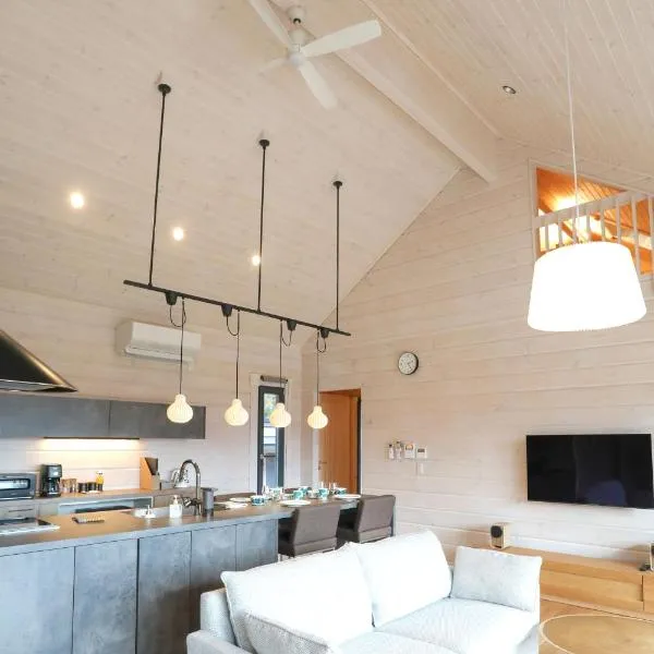 パインズコテージ八ヶ岳 トゥースラ, hotel in Hokuto