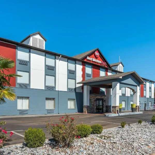 Best Western Plus Jackson Downtown Coliseum、ジャクソンのホテル