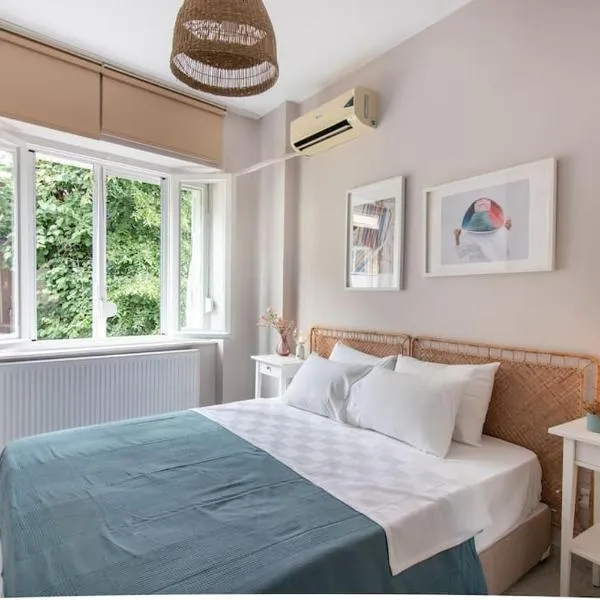 2BR House W Island Charm, hotel v mestu Adalar