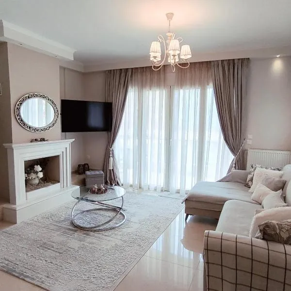 Η πέρλα της λίμνης/ The lake's pearl, hotel in Ioannina