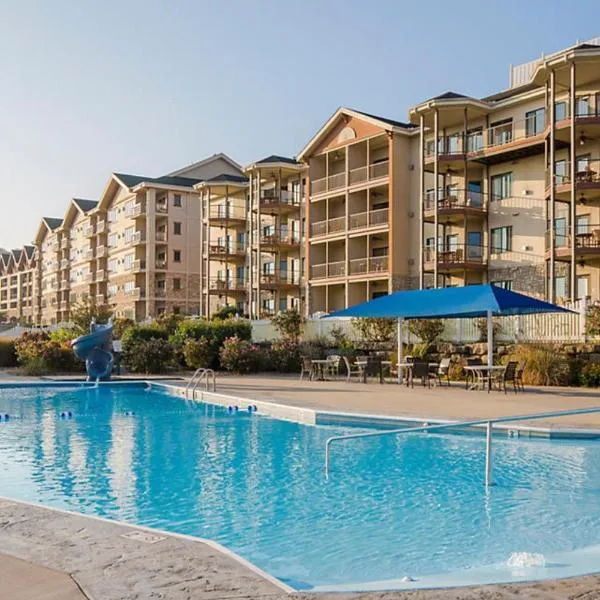 Hilton Grand Vacations Club Paradise Point Branson, hotel in Hollister