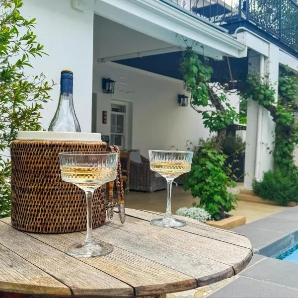 Le Petit Paris, hotel in Franschhoek