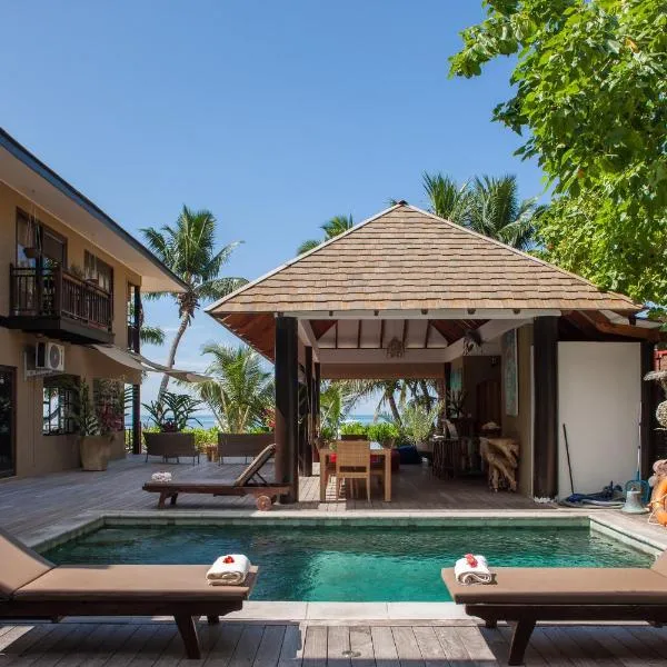 Villas des Alizes Beachfront Suites, hotel in Grand'Anse Praslin