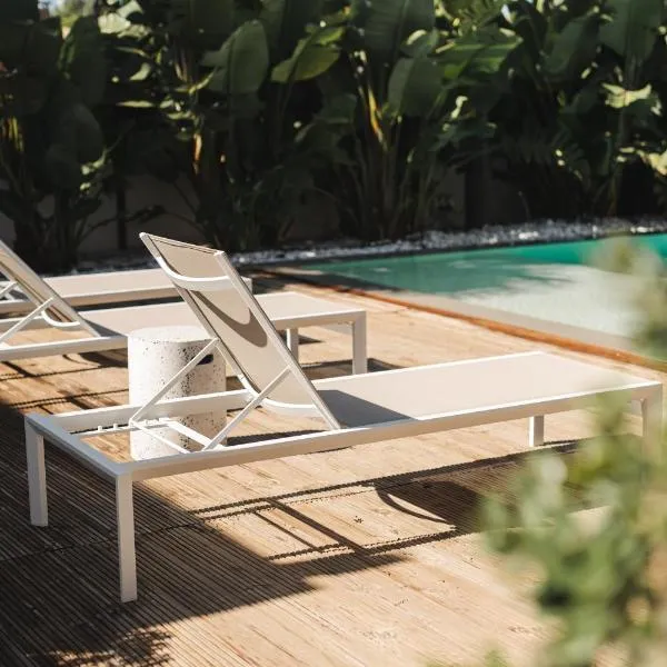 Casa Cuatro Boutique Hotel - Adults Recommended – hotel w mieście Novo Sancti Petri