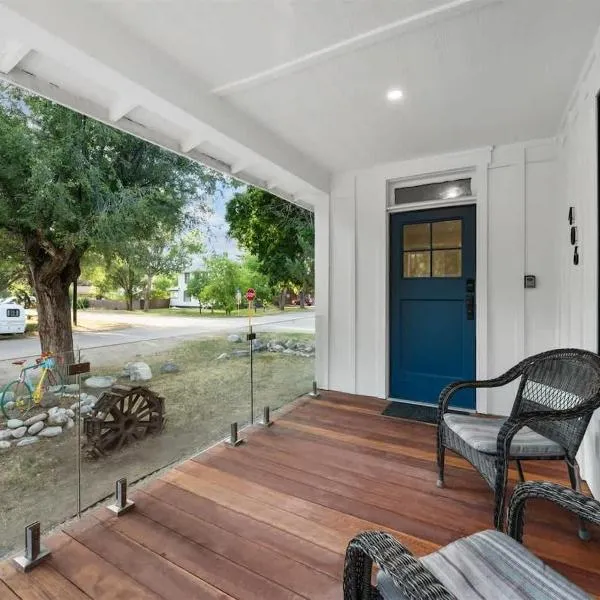 5 Bedroom - Located in Old Town Eagle, viešbutis mieste Iglas