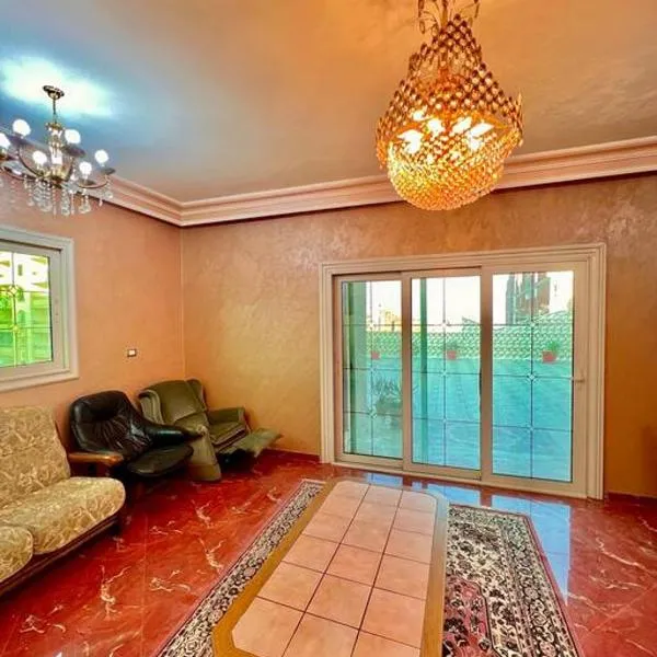 Luxury 5 star apartment with rooftop, security, hotel v destinaci Maḩallat al Burj