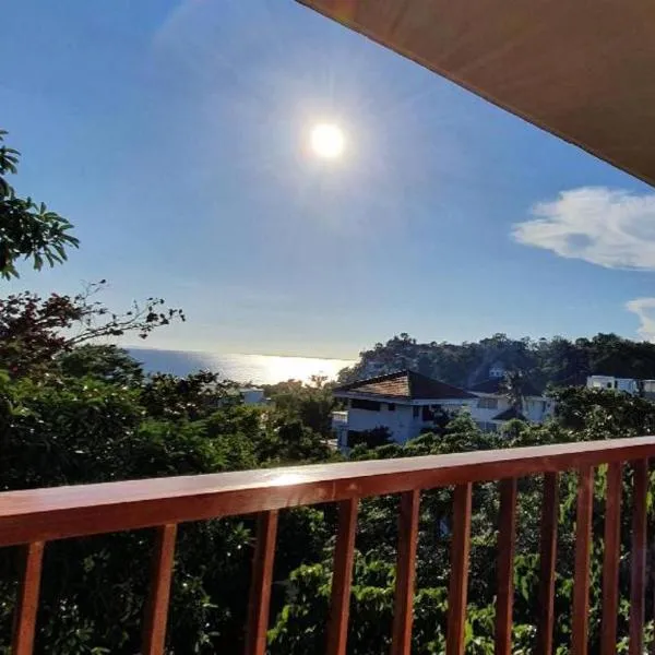 Amor 2 BR Loft with Jacuzzi, hotel in Boracay