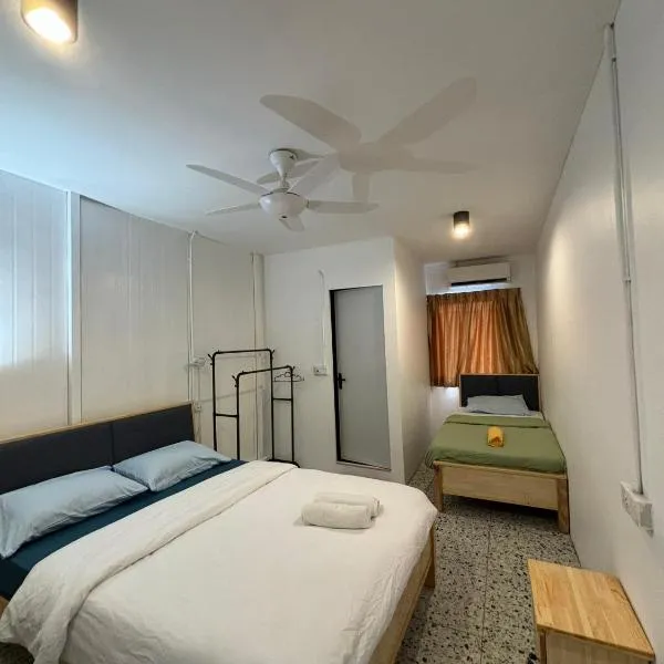 5 Minutes Airport Lodge, hotel in Kampong Patagas