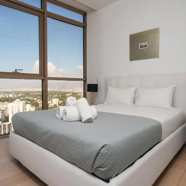 360 Sky Residence, Gym & Pool - 26th Floor, Hotel in Nikosia