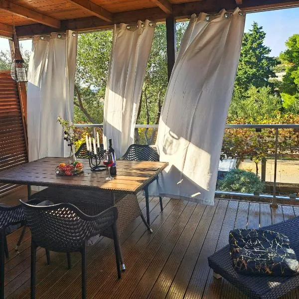 Murter Sunny House, hotel in Murter