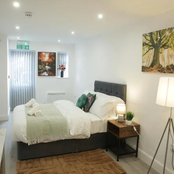Luton Nook and Kitchen 4 mins to Luton AirPort, ξενοδοχείο στο Λούτον
