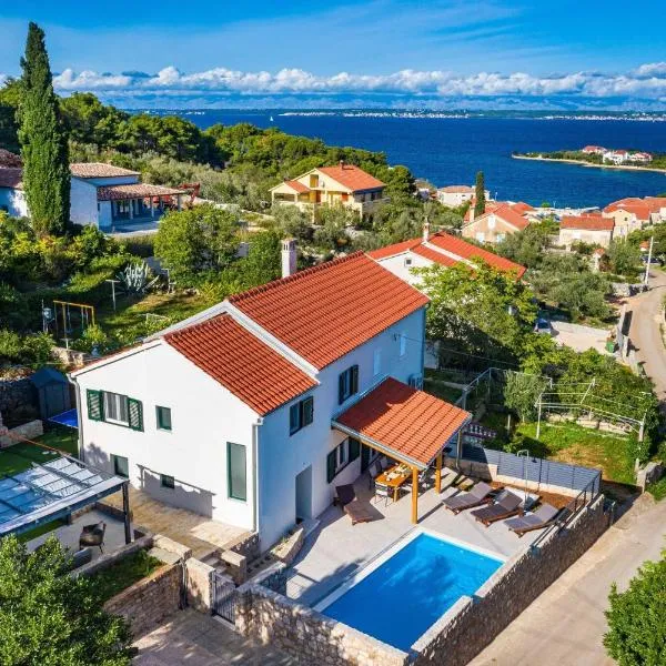 MY DALMATIA - Sea view villa Nana with private swimming pool, hotell sihtkohas Lukoran