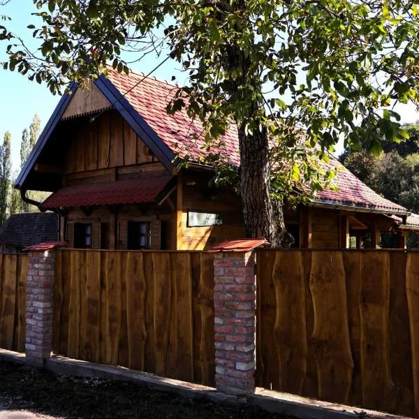 Divlja Orhideja, hotell sihtkohas Sunja