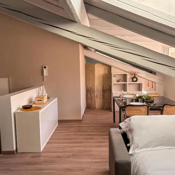 Habitare Elegantiae - Home Cinema - Air Conditioning - Historic center, hotel in Trento