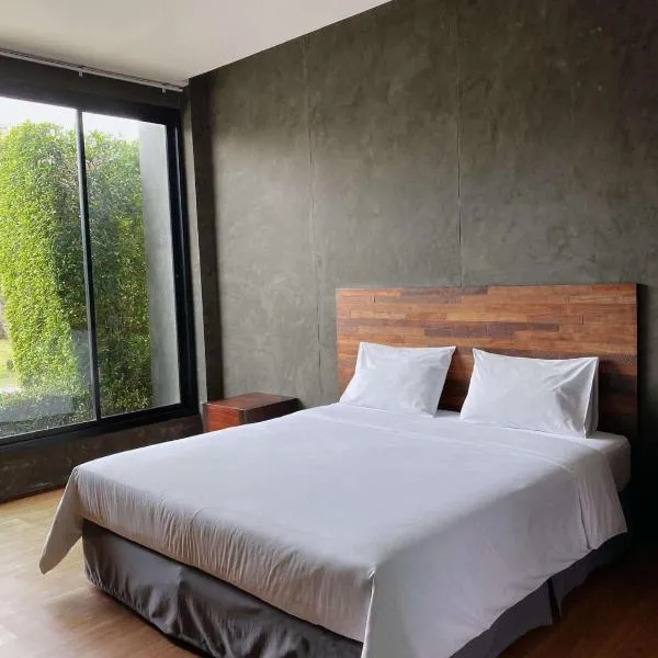 boomresort, hotel a Ron Phibun