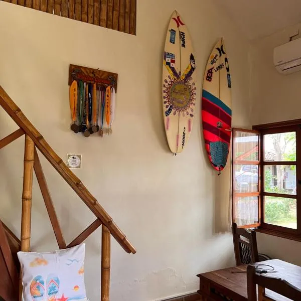 La Casa de Pucha Surf History & Tropical Stay, hotelli Pedasí Townissa