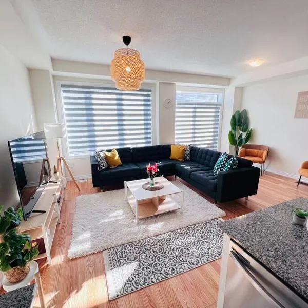 Brand New Luxurious 4B Townhouse, hotel en Oshawa