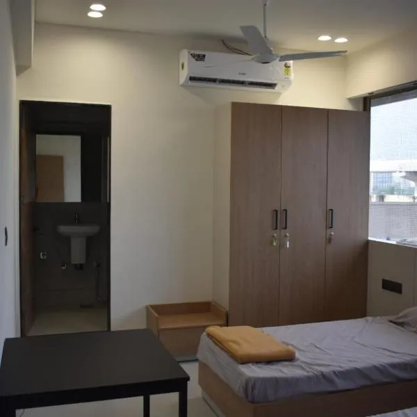 Kalyan PG & Boys Hostel, hotel v destinaci Gándhínagar