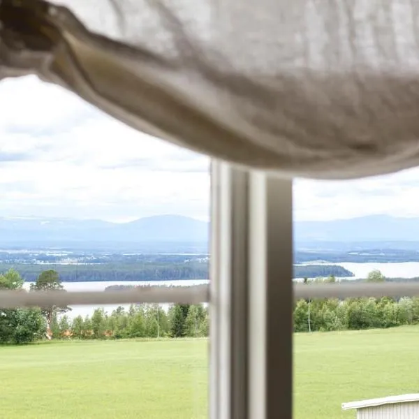 Lägenhet med utsikt över jämtländska fjällvärlden, hotel en Frösö