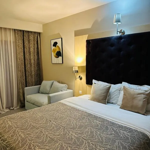 Hotel Plaza, ξενοδοχείο στην Κραϊόβα