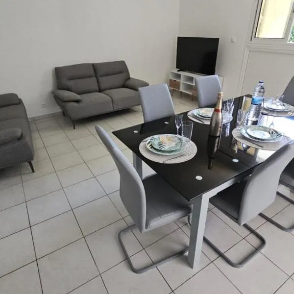 Maison Spacieuse et Confortable, hotel in Le Gosier