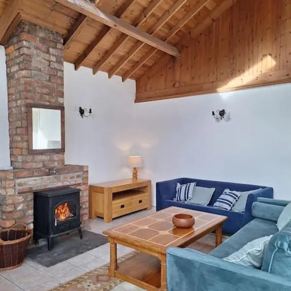 The Stables, hotel en Aglish