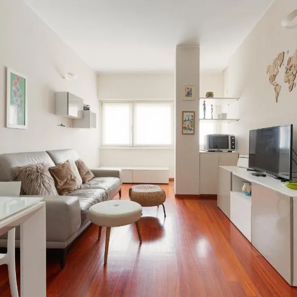 GuestHost - Milano-Domodossola Balcony Apartment, hotel a Milano