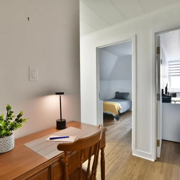 Chambre 301 de l'hôtel Victoria confortable et moderne – hotel w mieście Saint-Pascal