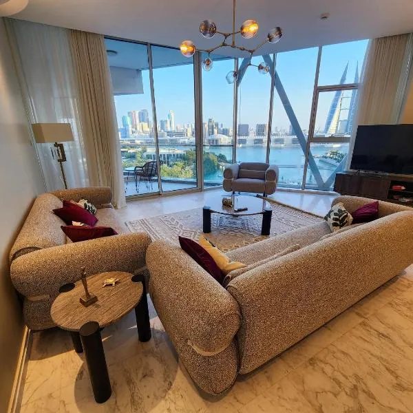 Iconic Bahrain Bay Penthouse Full Sea & Four Seasons View, hotel em Manama