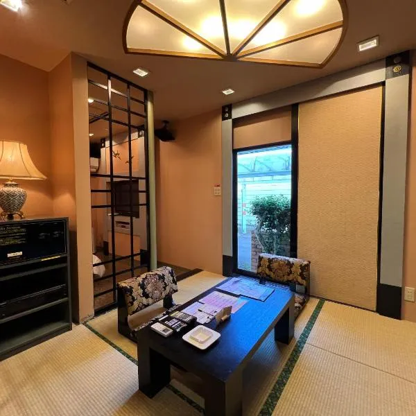 Hotel Karakonosato 唐比の里, hotel in Isahaya