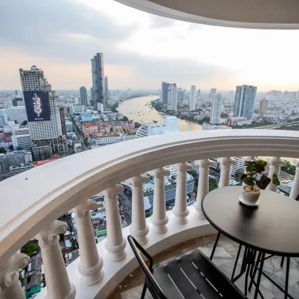 Best river view - Loft apartment in great location, hotel i Bangkok