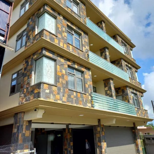 U & S Luxury Apartments Ltd, hotel in Quatre Bornes