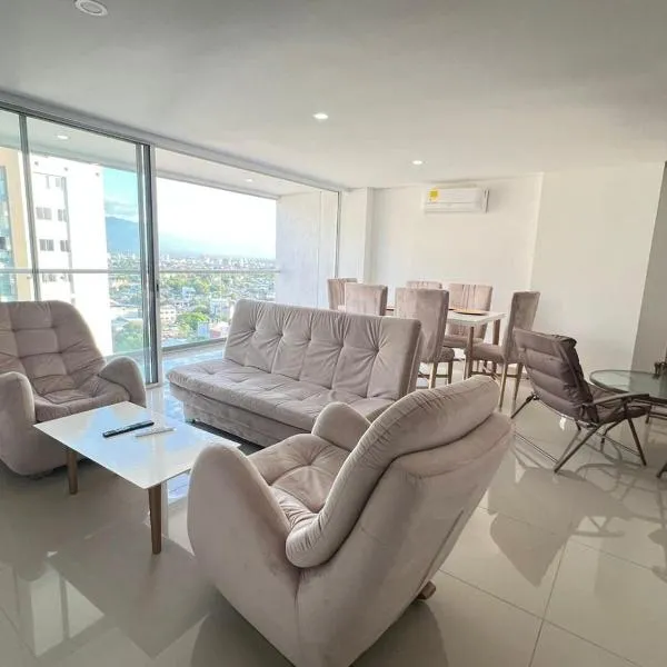 Apartamento Moderno Con Excelente Vista, Piscina, excepto los lunes por mantenimiento y Parqueadero privado, ubicado en Neiva, khách sạn ở Neiva