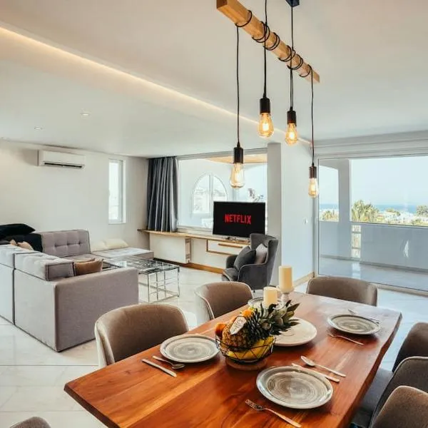 Grand Sea View Apartment 3' from Kavouri Beach, hotel en Atenas