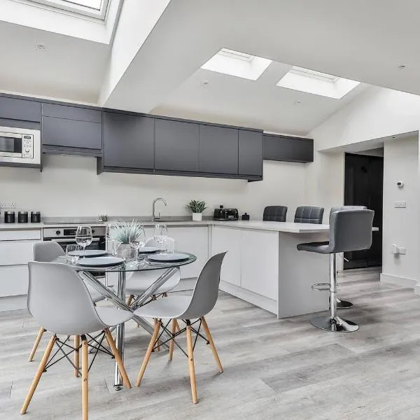Spacious, Modern 2 Bed Apartment With Ensuites, hôtel à Sheffield