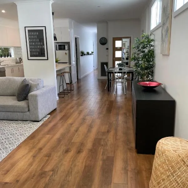 Position Perfect in the Heart of Sherbrooke, hotel v destinaci Sherbrooke