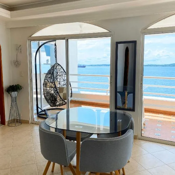 Mar Beach in El Laguito with Ocean View, hotel in Cartagena de Indias