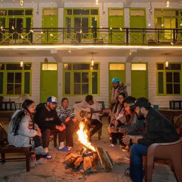 Trippy Turtle Hostel, hotel en Manali