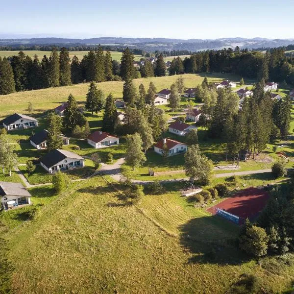 Reka-Feriendorf Montfaucon、Montfauconのホテル