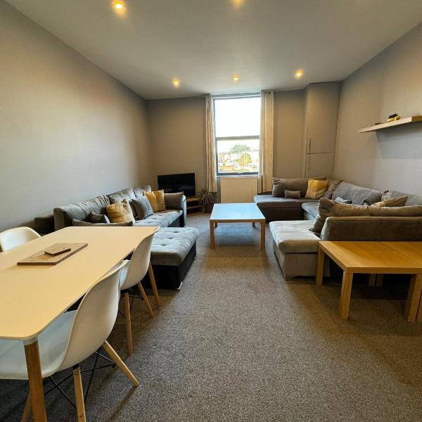 1 bed Apt close to Leeds Arena Sleeps up to 4 people F1, Leeds