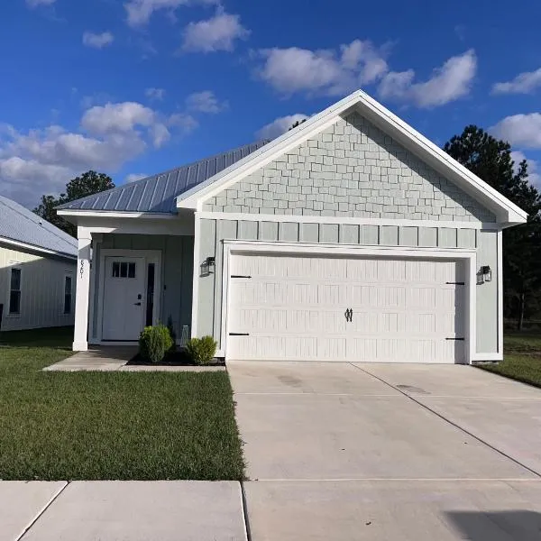 Beachy cottage near Sports Complex OWA beaches shopping restaurants mini golf Central to all the fun Foley has to offer, hotell sihtkohas Foley