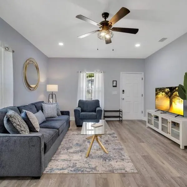 Peaceful Place Less Than a Mile to FSU and 15 mins to Airport, hotel in Tallahassee