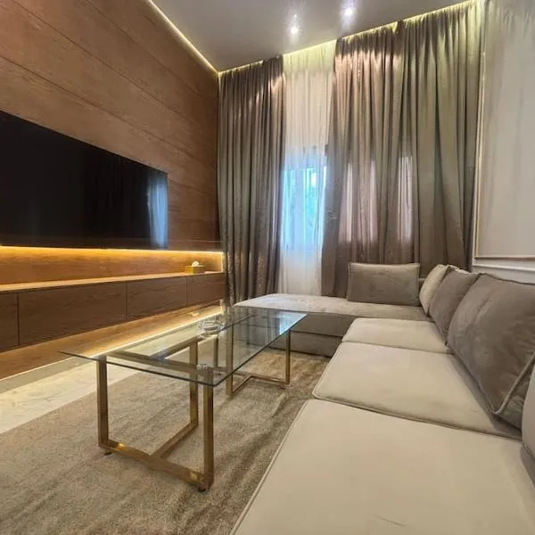 Corniche Casablanca- Suite Luxueuse Gold Star, hotel in Casablanca