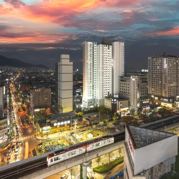 H Avenue Sasang Station Residence Hotel，位于釜山的酒店