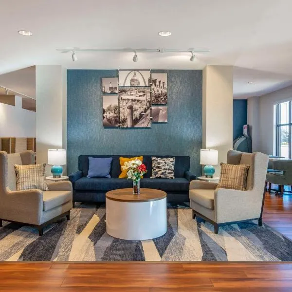 Comfort Inn St Louis Airport, hotel en Bridgeton